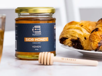 <p>Raw honey in UK</p>